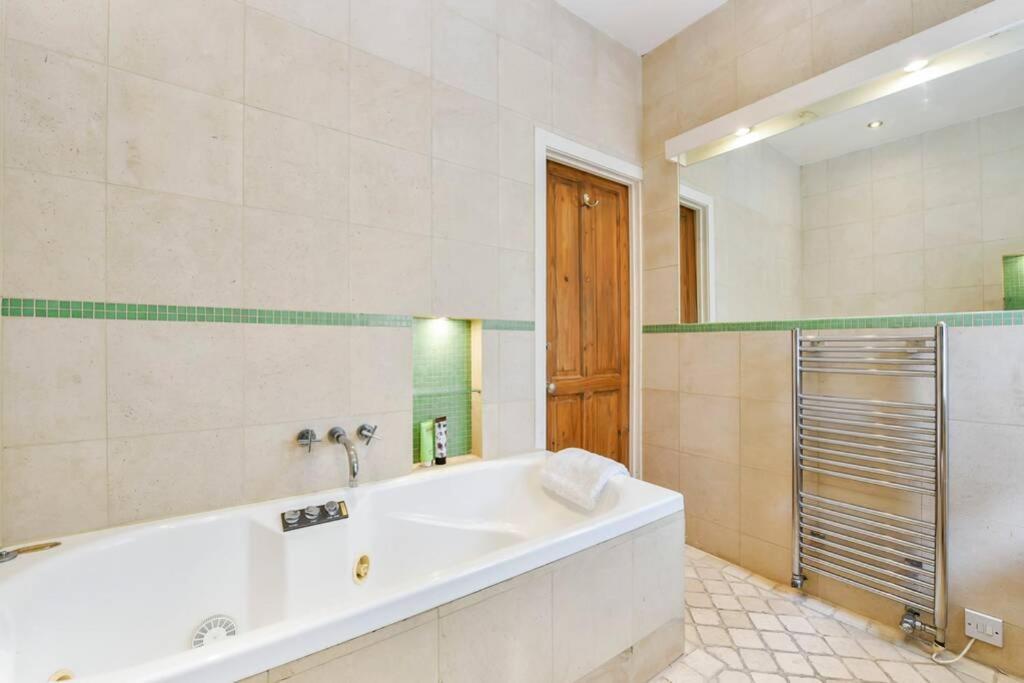 Groves 4 Bedroom, Shepherds Bush London Kültér fotó