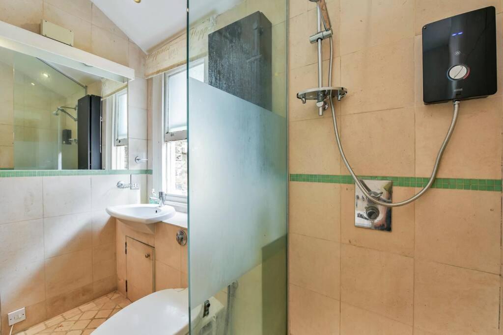 Groves 4 Bedroom, Shepherds Bush London Kültér fotó